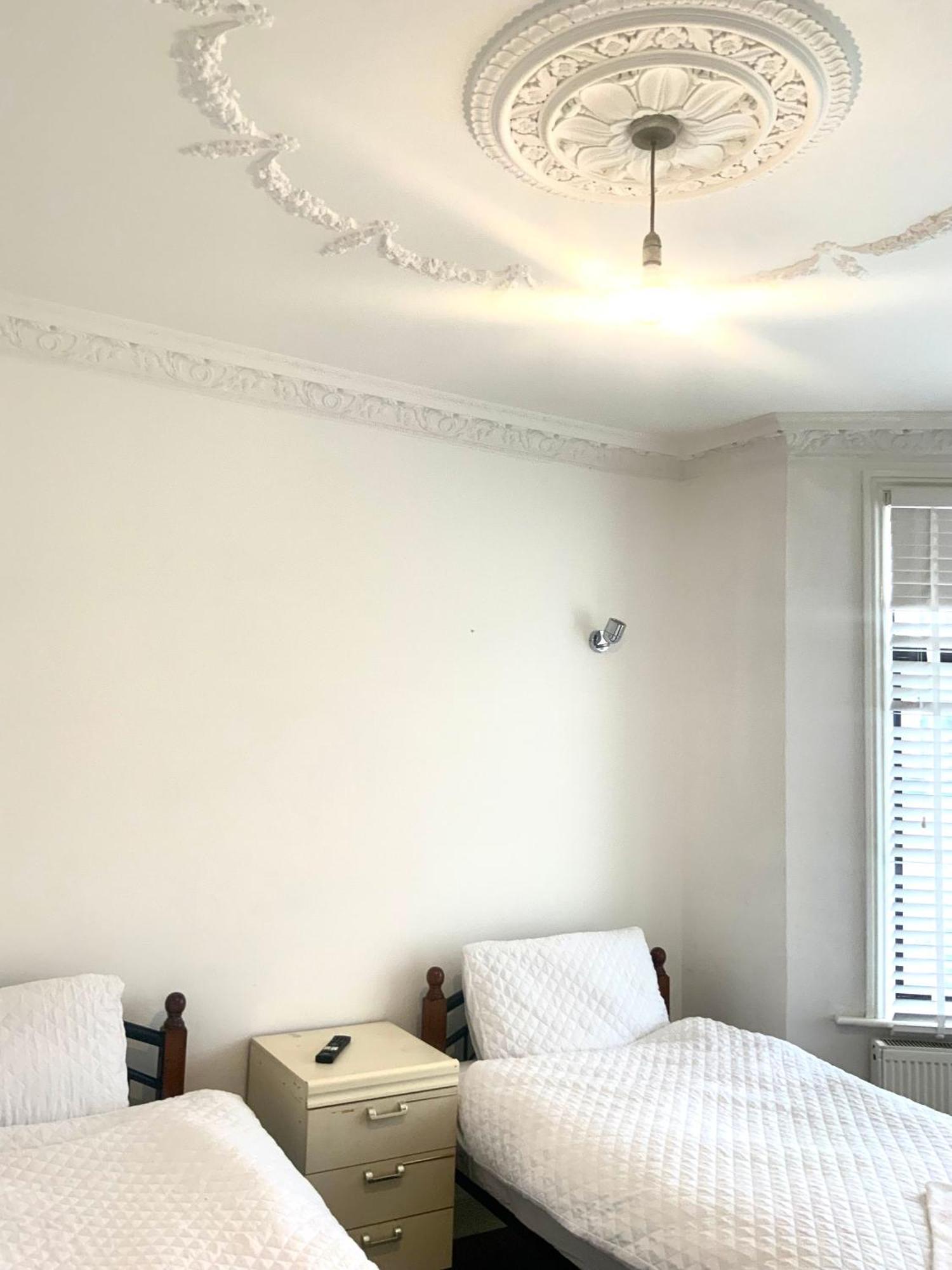 The London En-Suite Илфорд Екстериор снимка